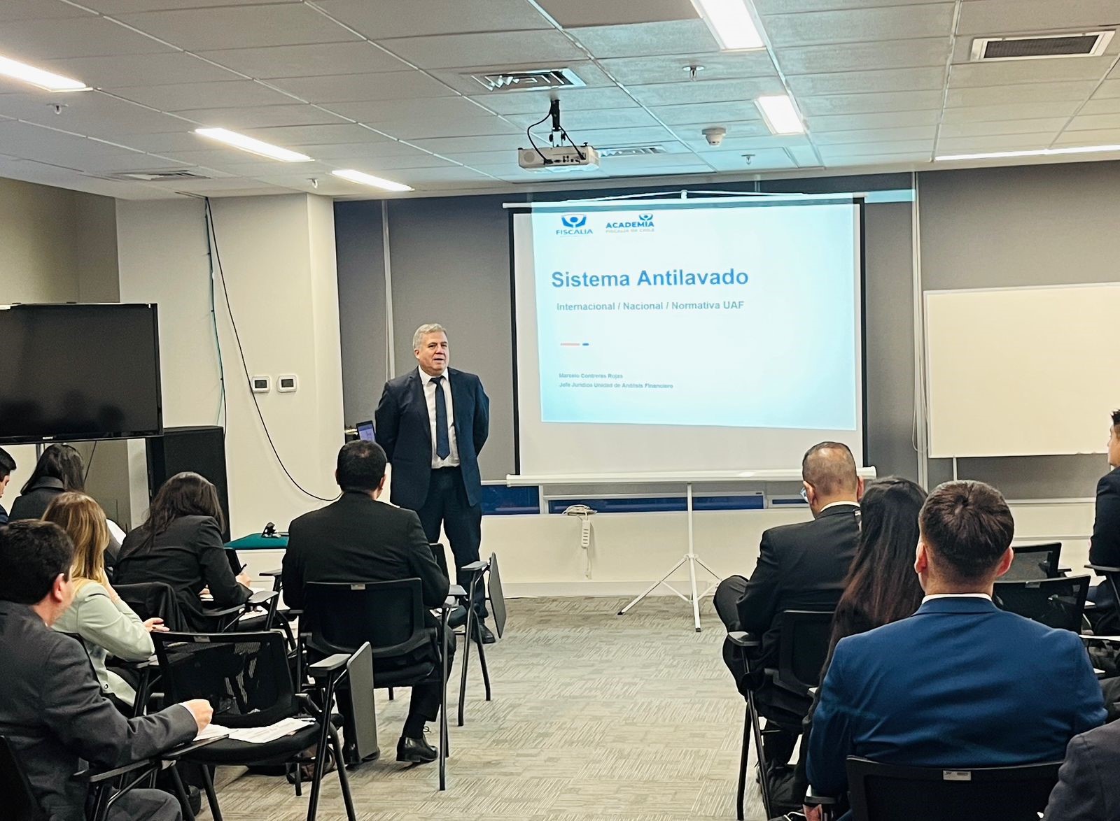 UAF EXPONE EN CURSO DE LA FISCALÍA SOBRE LAVADO DE ACTIVOS E INVESTIGACIÓN PATRIMONIAL