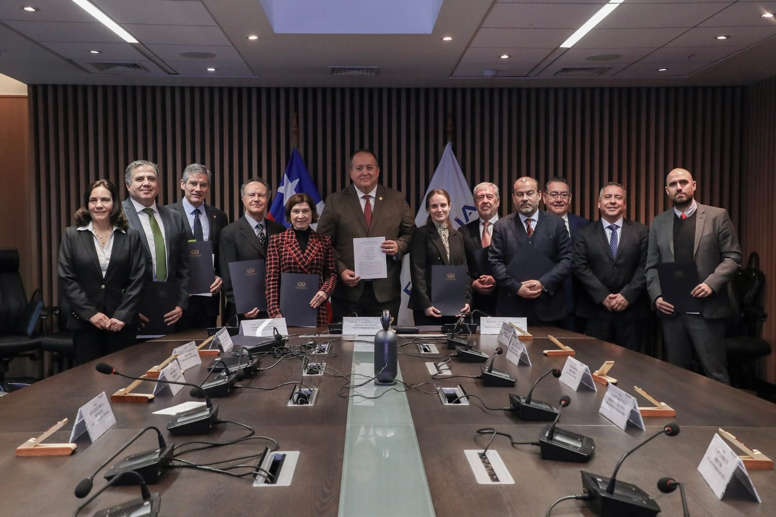 ORGANISMOS PÚBLICOS Y DEL SECTOR PRIVADO FINANCIERO CREAN LA MESA NACIONAL CONTRA FRAUDE FINANCIERO TRASNACIONAL