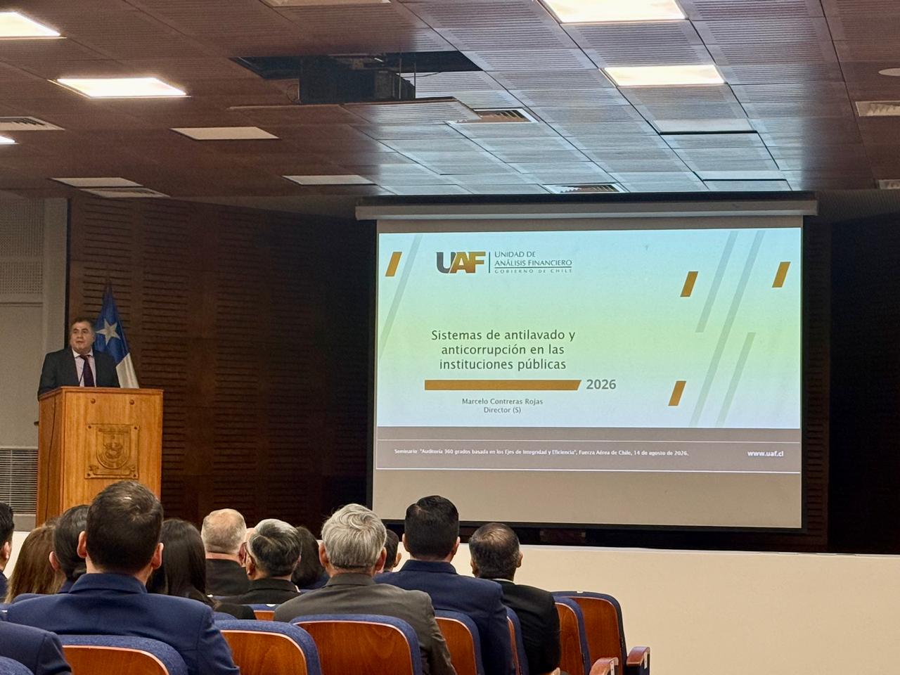 DIRECTOR (S) DE LA UAF EXPUSO EN SEMINARIO DE LA FUERZA AÉREA DE CHILE SOBRE INTEGRIDAD Y EFICIENCIA