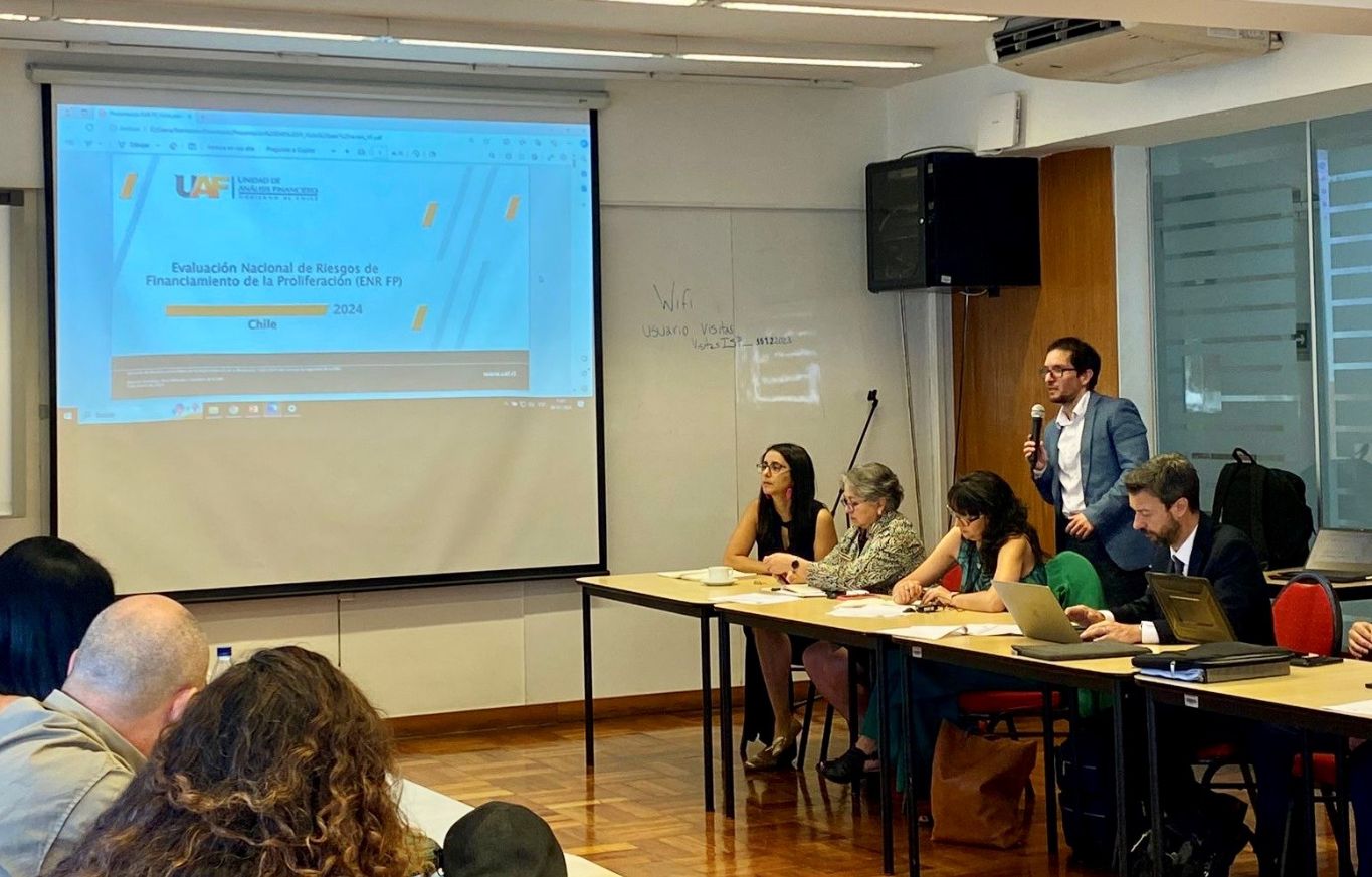 ANALISTA UAF EXPONE RESULTADOS DE LA ENR DE PROLIFERACIÓN DURANTE EJERCICIO DE REVISIÓN ENTRE PARES DE LA RESOLUCIÓN CSNU 1540