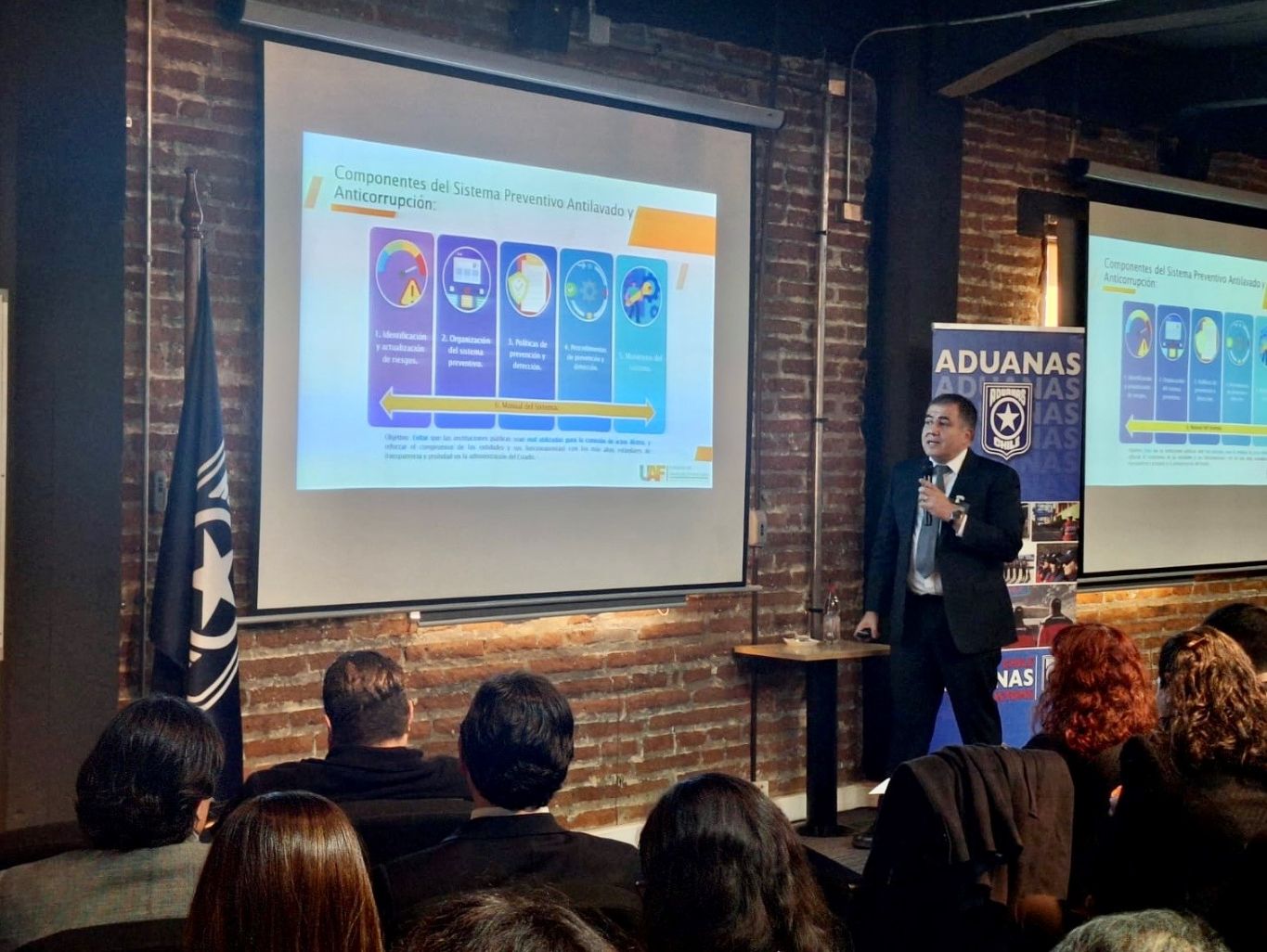 JEFE JURÍDICO UAF EXPONE EN SEMINARIO SOBRE CRIMEN ORGANIZADO Y SU VÍNCULO CON LAS DISTINTAS ÁREAS DEL TRÁFICO ILÍCITO