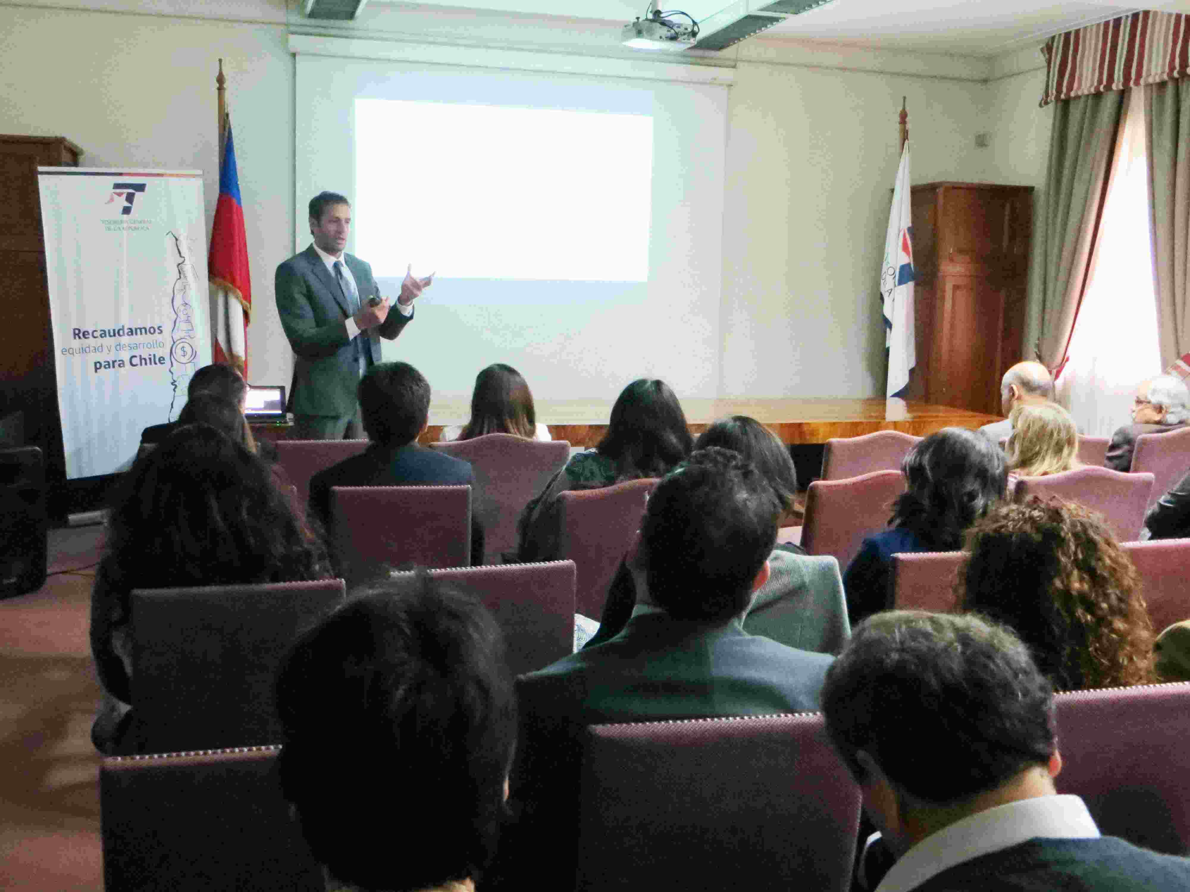 UAF ENTREGA A TESORERÍA GENERAL DE LA REPÚBLICA LINEAMIENTOS PARA REFORZAR SISTEMA PREVENTIVO DE LA/FT/DF