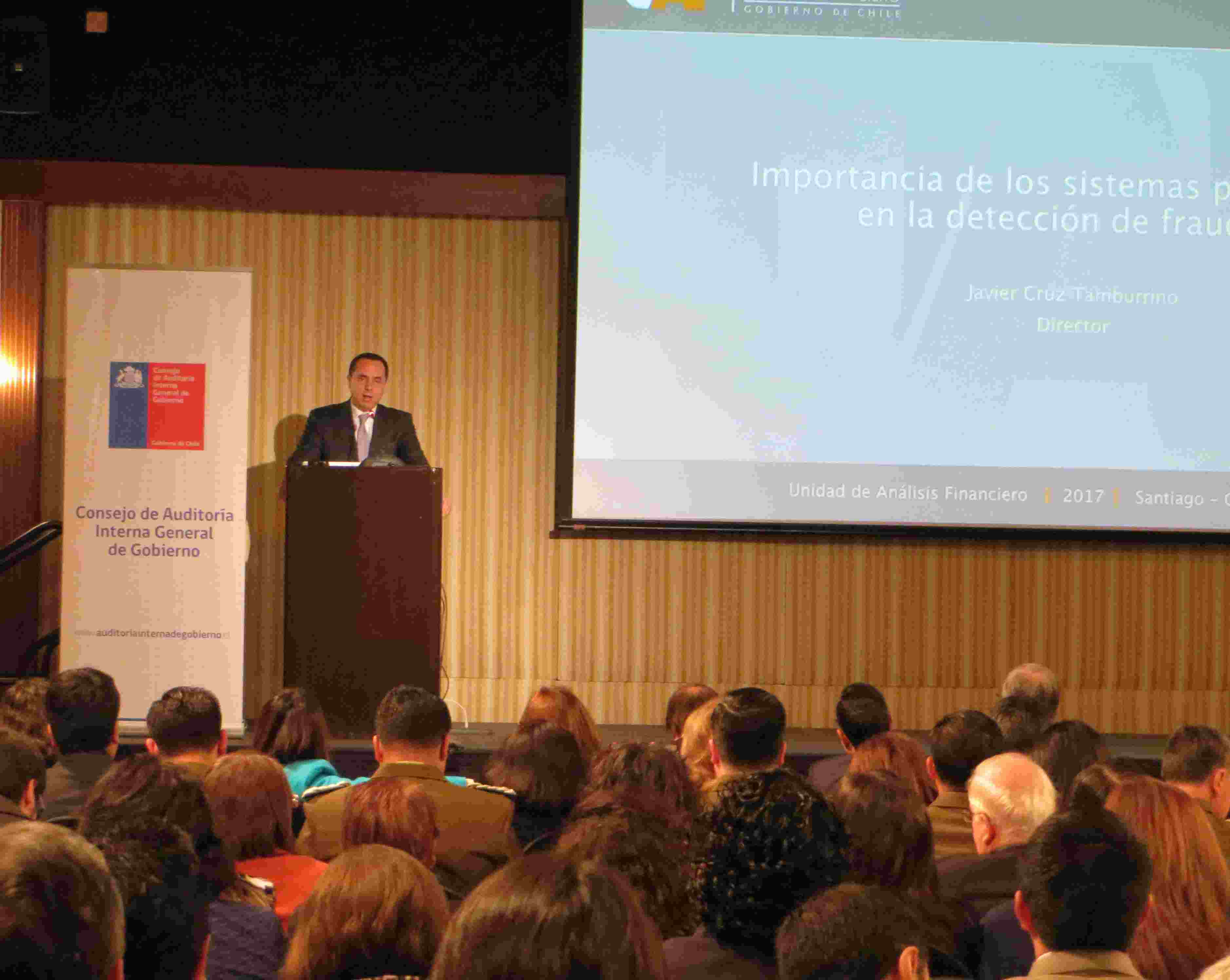 DIRECTOR UAF PARTICIPA EN SEMINARIO CAIGG SOBRE PROBIDAD Y TRANSPARENCIA EN EL ESTADO