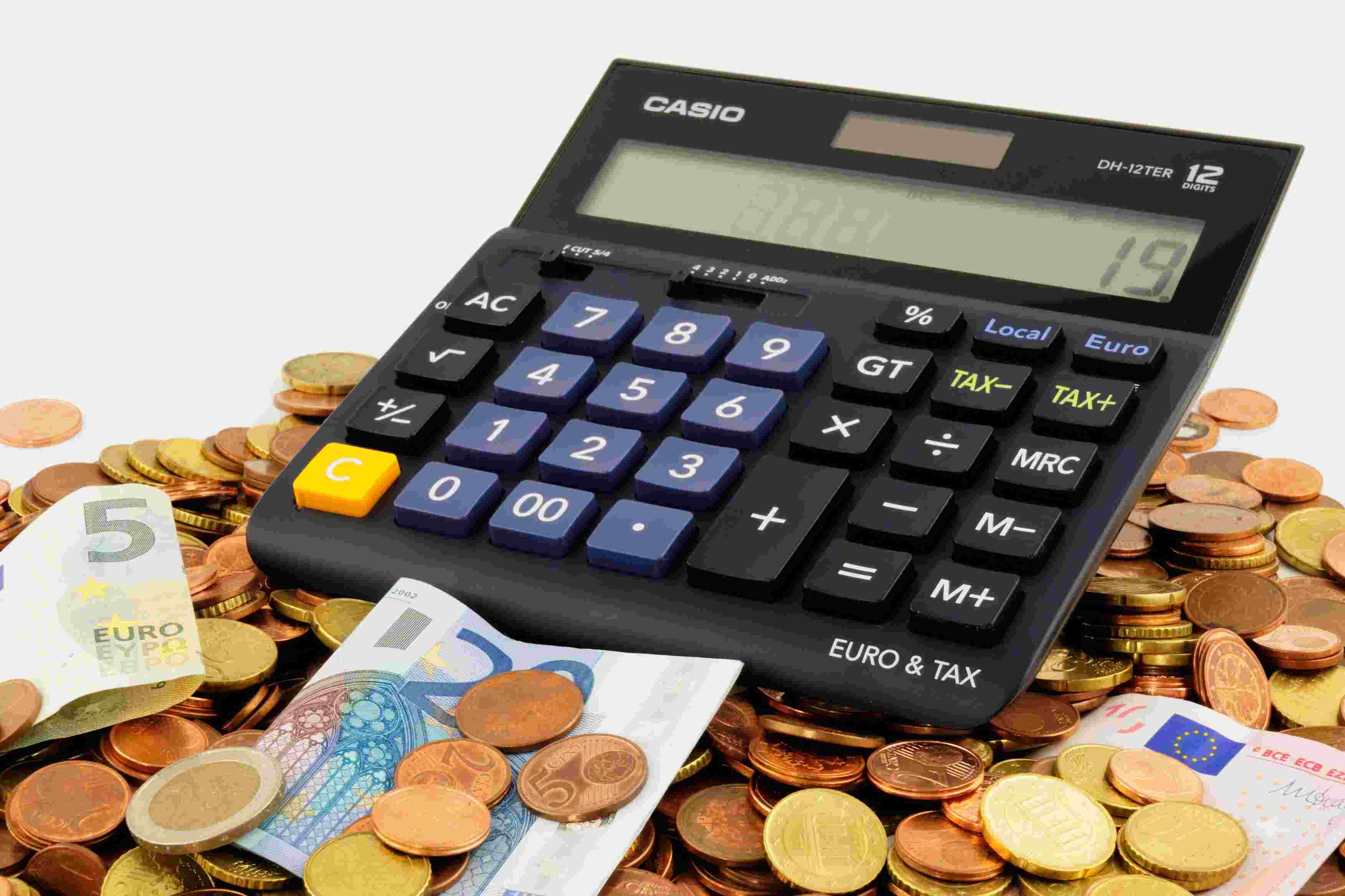 BANCOS, CASINOS Y EMISORAS/OPERADORAS DE TARJETAS FUERON LOS QUE MÁS REPORTARON OPERACIONES SOSPECHOSAS A LA UAF