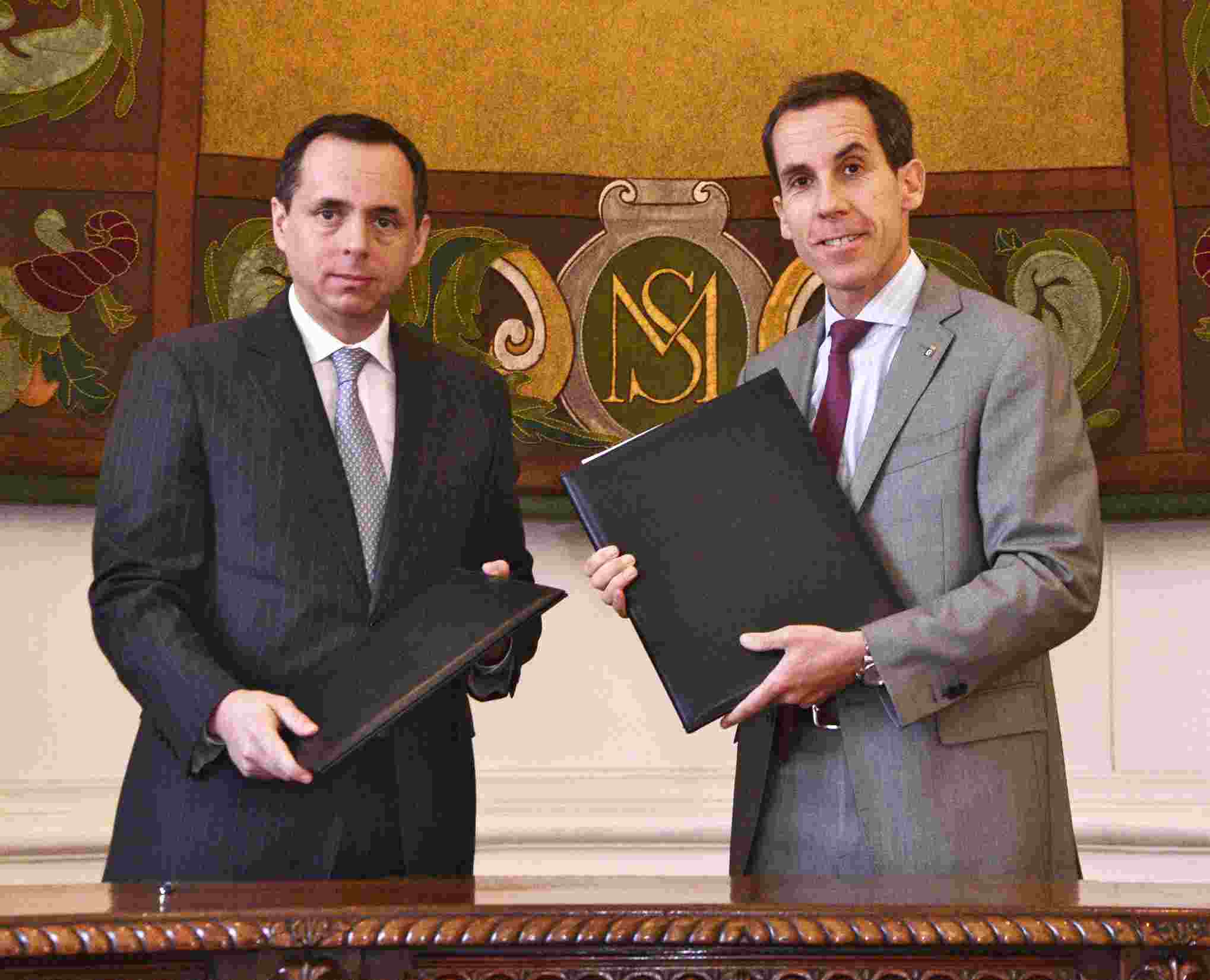 UAF SUSCRIBE INÉDITO ACUERDO CON MUNICIPALIDAD DE SANTIAGO PARA AVANZAR EN LA IMPLEMENTACION DE UN SISTEMA PREVENTIVO ANTILAVADO