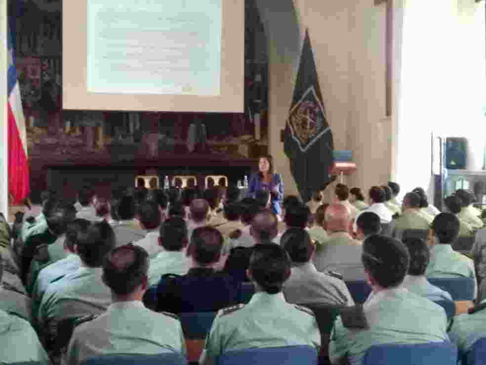 UAF EXPONE PILARES DEL SISTEMA NACIONAL ALA/CFT EN ACIPOL DE CARABINEROS DE CHILE