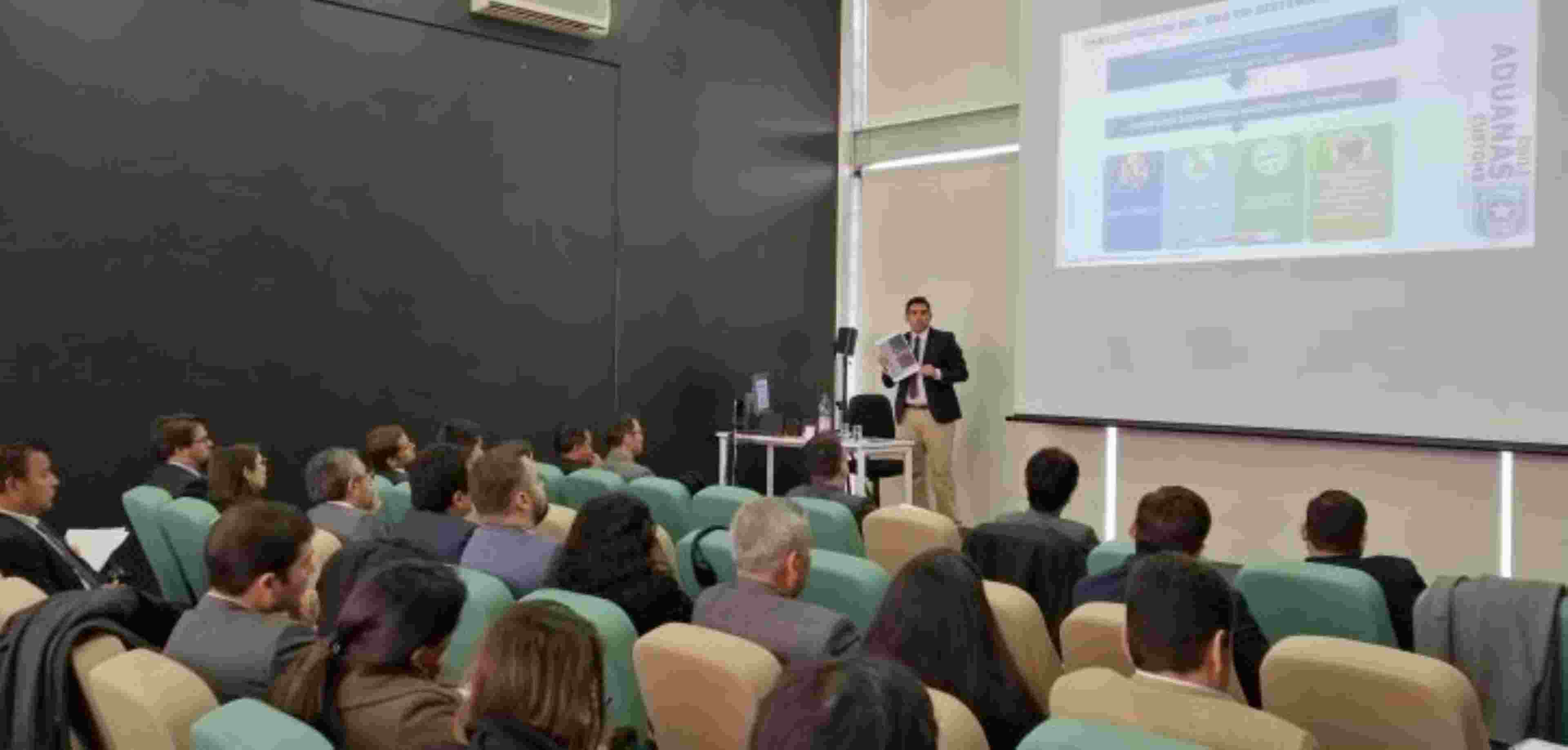 UAF COORDINA CAPACITACIÓN CRUZADA DE LA ESTRATEGIA NACIONAL SOBRE MODELOS DE SUPERVISIÓN BASADA EN RIESGOS DE LA CGR, SII Y ADUANAS