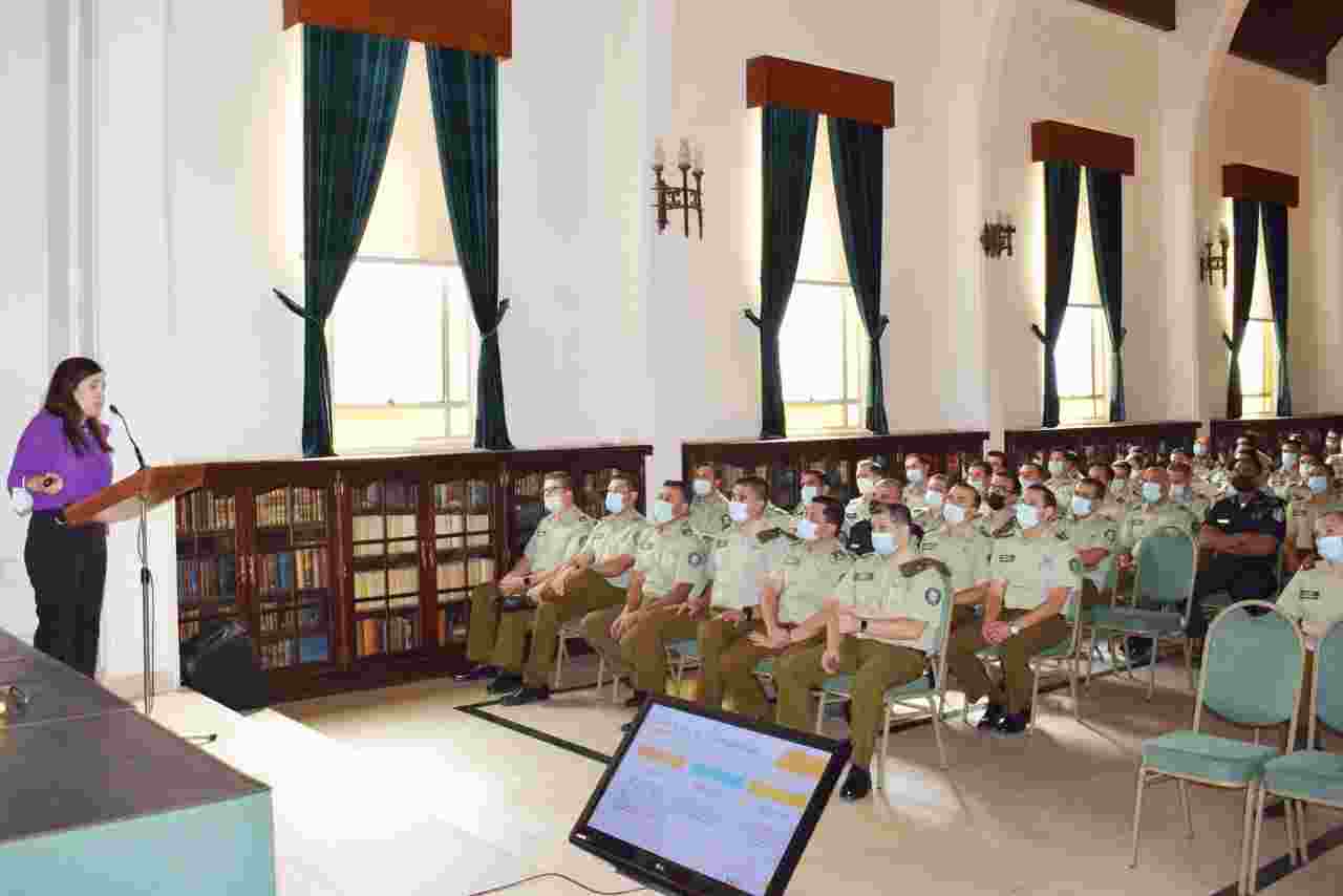UAF CAPACITA A OFICIALES DE CARABINEROS DE CHILE SOBRE PREVENCIÓN Y DETECCIÓN DEL LA/FT