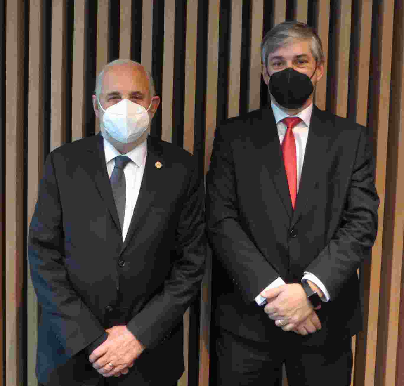 DIRECTOR UAF Y FISCAL NACIONAL ANALIZAN CÓMO FORTALECER LA COOPERACIÓN INSTITUCIONAL Y EL INTERCAMBIO DE INFORMACIÓN
