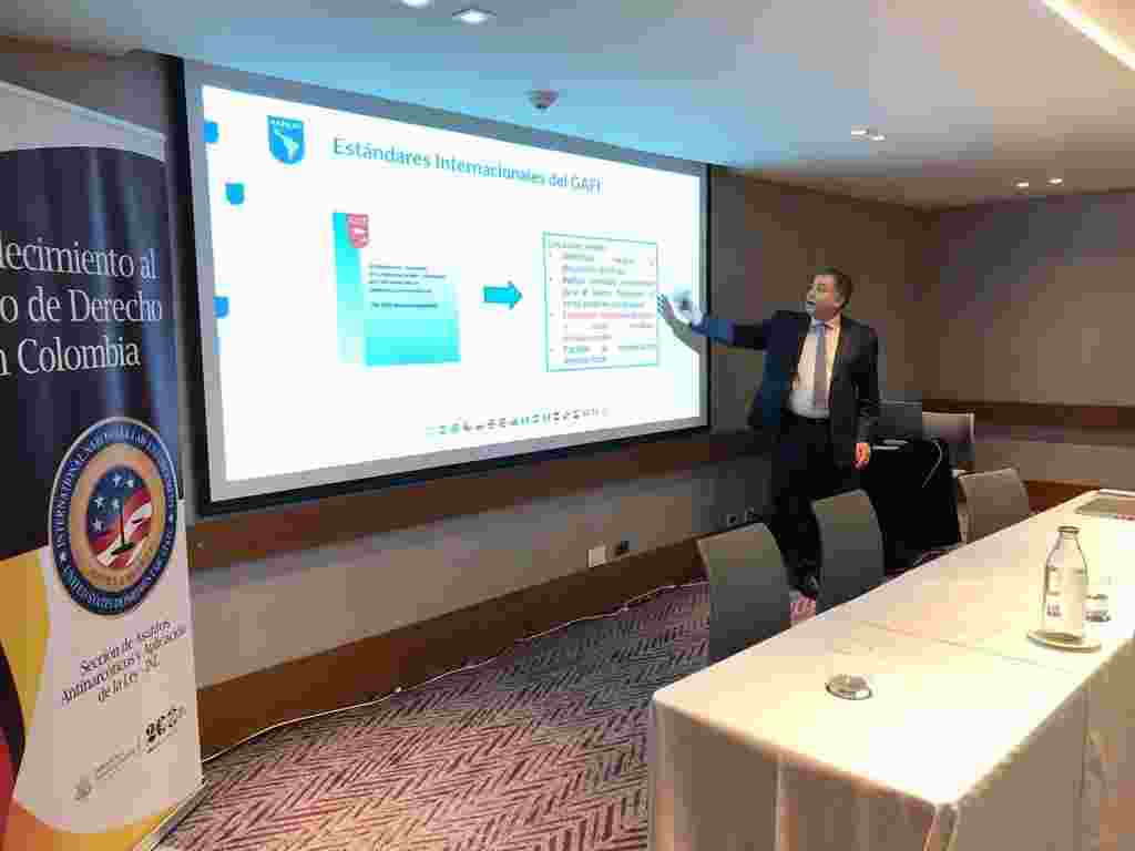 UAF EXPONE EN CONFERENCIA DEL INL EN COLOMBIA DIRIGIDA A MIEMBROS DE LA RAMA JUDICIAL