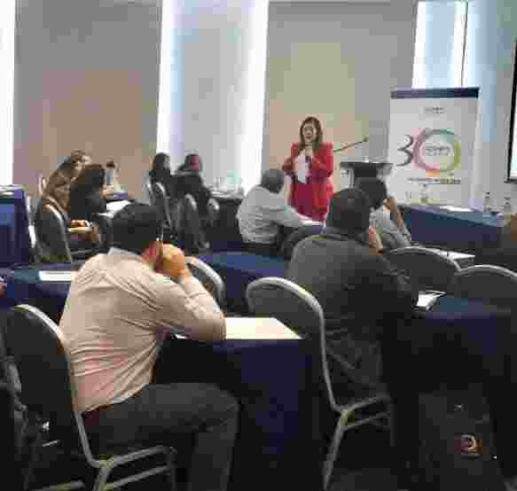 UAF EXPONE EN ESCUELA ACHM “PROBIDAD Y TRANSPARENCIA MUNICIPAL” DE ANTOFAGASTA