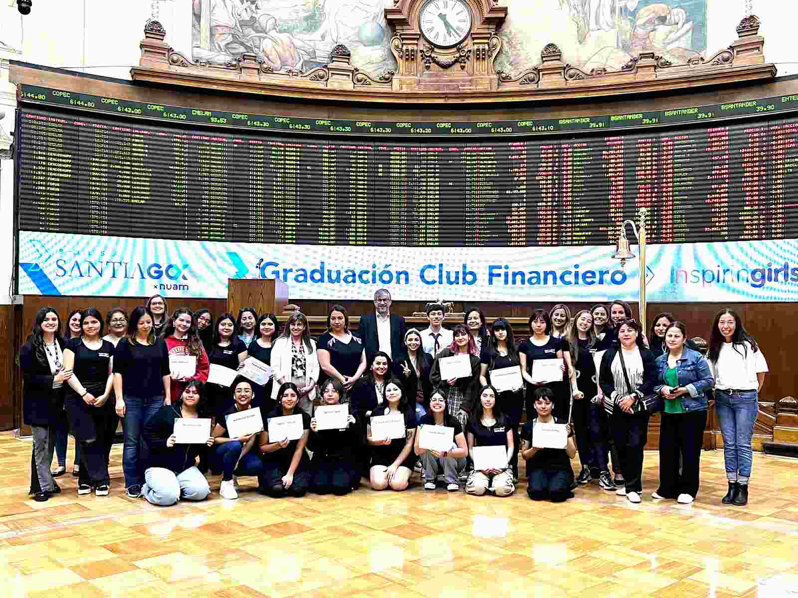 DIRECTOR UAF PARTICIPA EN CEREMONIA DE CERTIFICACIÓN DEL CLUB FINANCIERO DE LA FUNDACIÓN INSPIRING GIRLS
