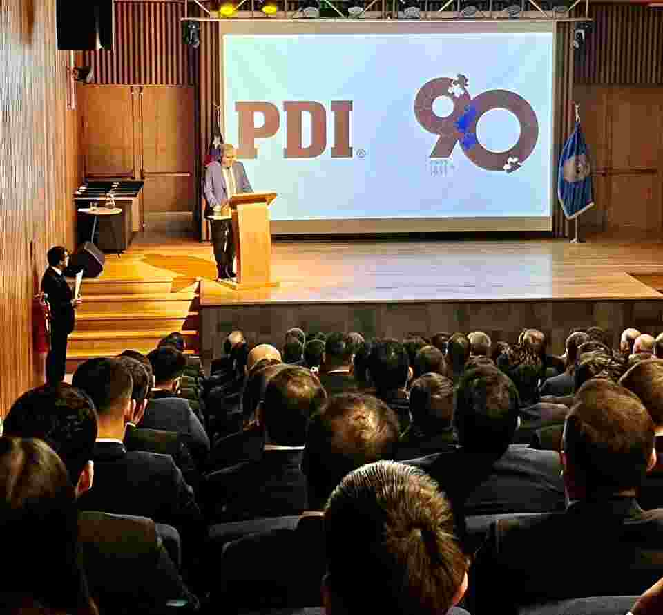 DIRECTOR(S) UAF PARTICIPA EN CEREMONIA DE GRADUACIÓN DEL DIPLOMADO PDI EN INVESTIGACIÓN DEL LAVADO DE ACTIVOS