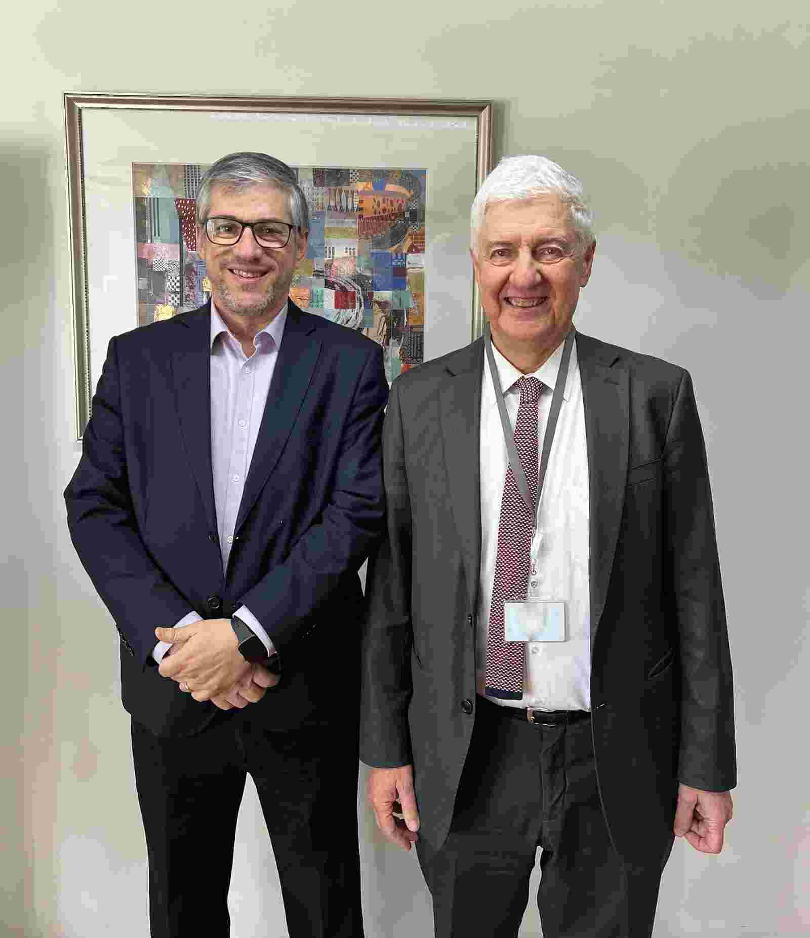 DIRECTOR UAF SE REUNIÓ ESTA SEMANA CON AUTORIDADES DE ADUANAS, DIRECTEMAR, PDI Y DEL  SII
