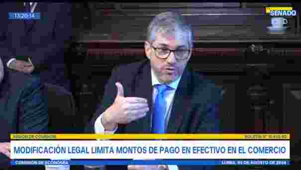 DIRECTOR UAF EXPONE EN COMISIÓN DE ECONOMÍA DEL SENADO SOBRE PROYECTOS QUE LIMITAN USO/PAGOS EN EFECTIVO