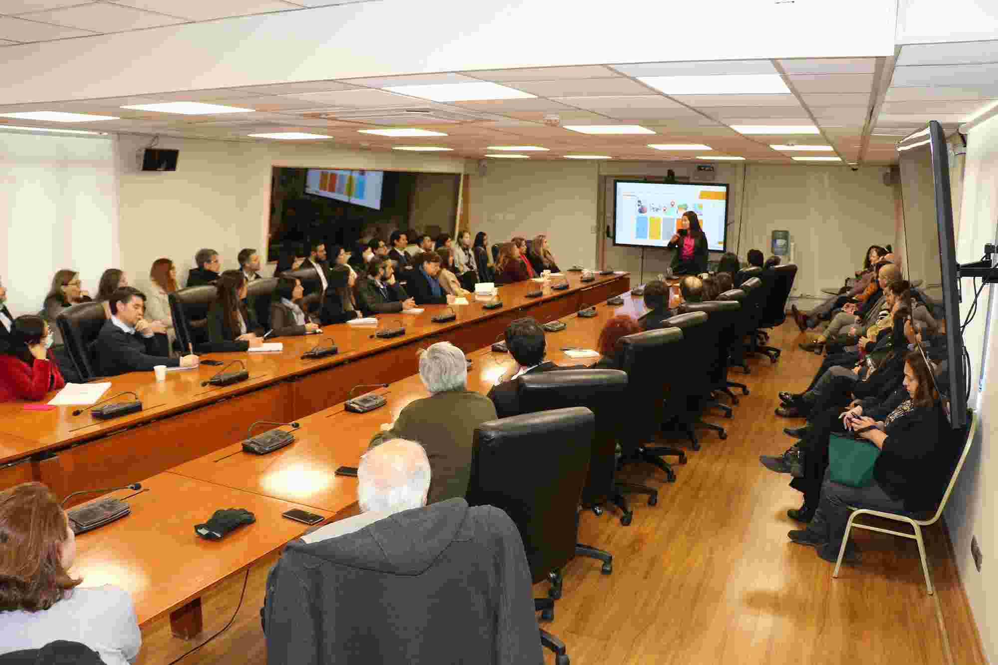 UAF CAPACITA A FUNCIONARIOS(AS) DE LA SUBREI DE SOBRE SU ROL PARA PREVENIR EL LA/FT/FP