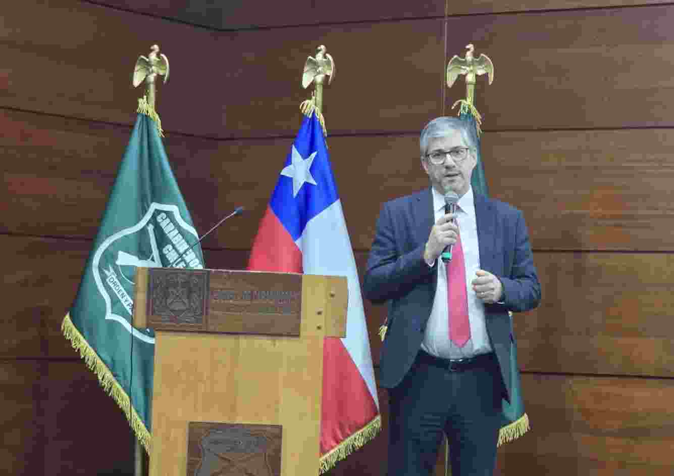 DIRECTOR UAF EXPONE EN SEMINARIO DE CARABINEROS SOBRE TÉCNICAS DE INVESTIGACIÓN PARA EL CONTROL DEL CRIMEN ORGANIZADO