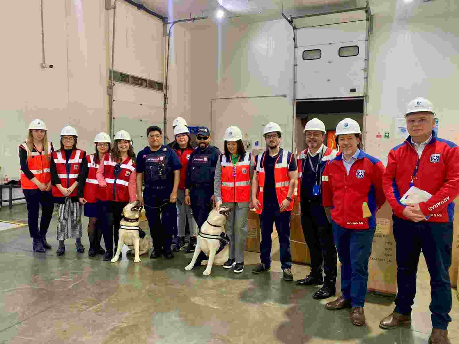 INTEGRANTES DE MESA TÉCNICA DE RIESGOS DE LA MILAFT VISITAN ZEAL-VALPARAÍSO PARA CONOCER PROCESO DE FISCALIZACIÓN DE ADUANAS